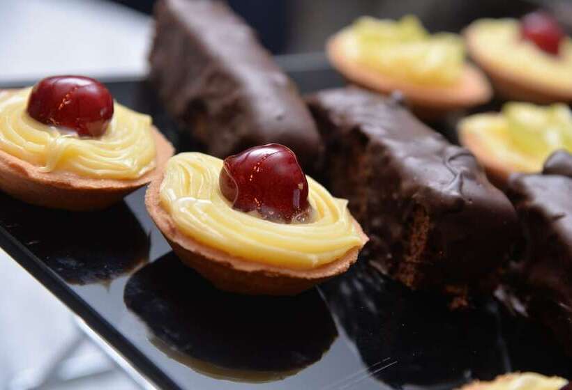 Park Mall Hotel & Conference Center