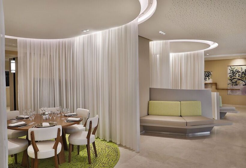 Park Mall Hotel & Conference Center