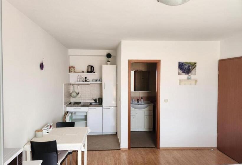 بنسيون Apartments Neva Supetar