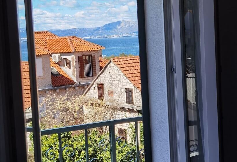 פנסיון Apartments Neva Supetar