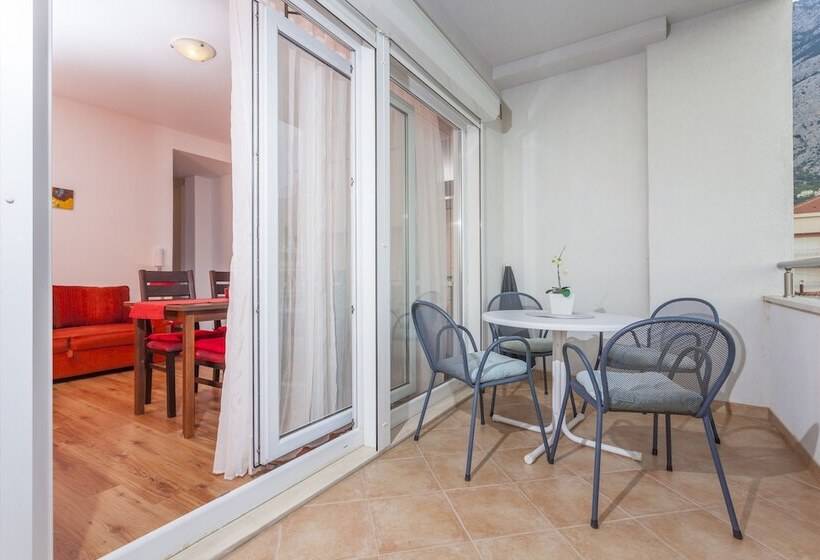 پانسیون Apartments & Rooms Alagic