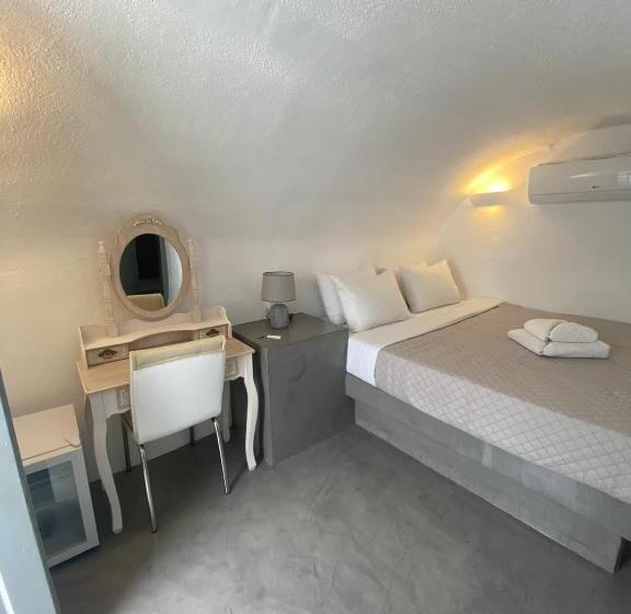 פנסיון Aqua Serenity Luxury Suites Santorini