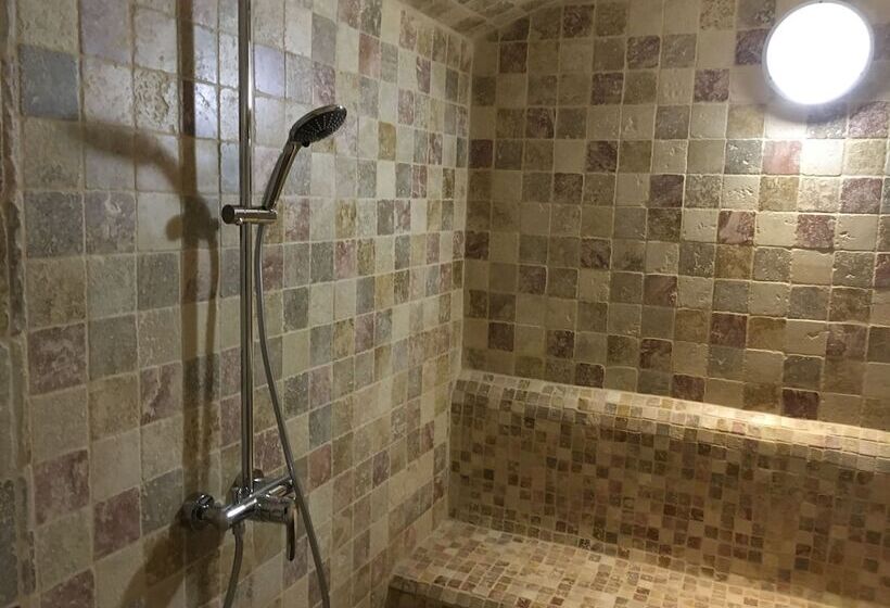 پانسیون L Hommage