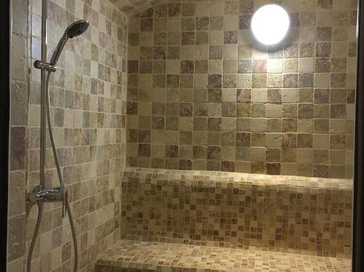 پانسیون L Hommage