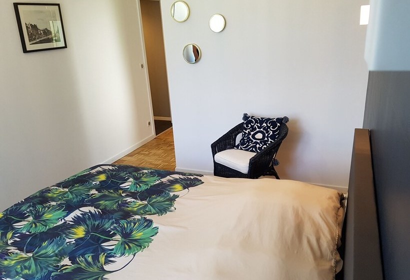 펜션 La Belle Jaune  Bed And Breakfast