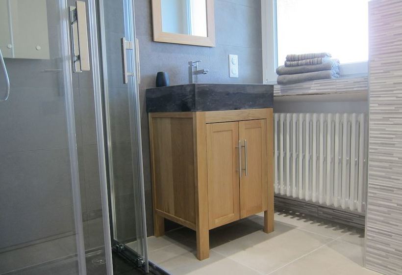 펜션 La Belle Jaune  Bed And Breakfast