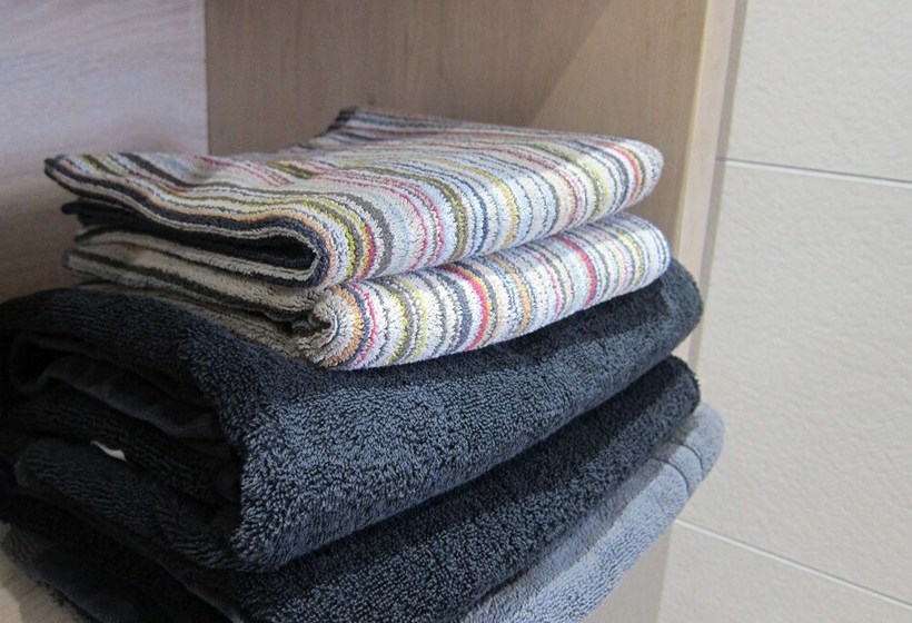 펜션 La Belle Jaune  Bed And Breakfast