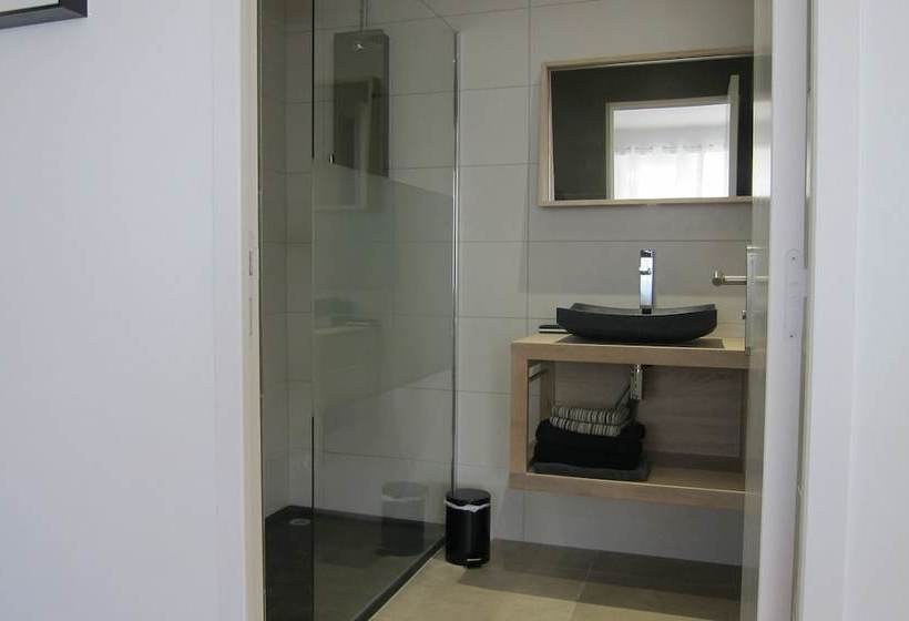 펜션 La Belle Jaune  Bed And Breakfast