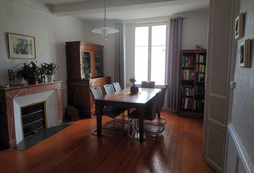 Пансион La Miramboise, Chambres Et Table D Hôtes