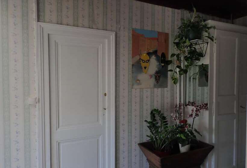 Пансион La Miramboise, Chambres Et Table D Hôtes