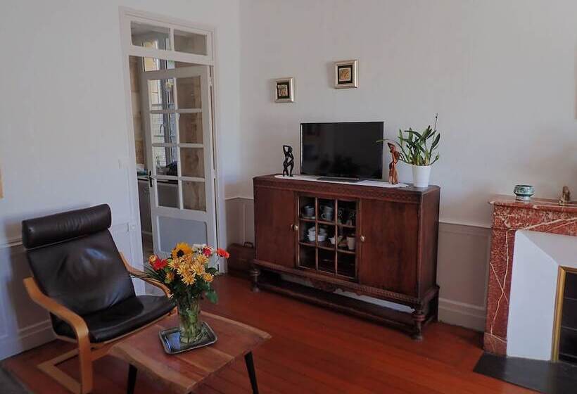 Пансион La Miramboise, Chambres Et Table D Hôtes