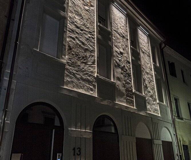 پانسیون Leoni Di Collalto Palace