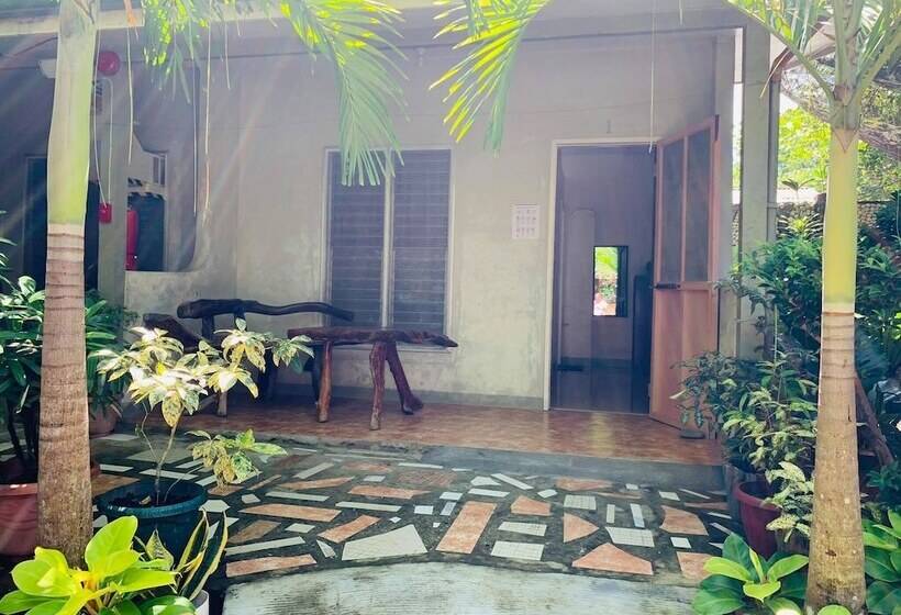 پانسیون Pisces Tourist Inn   Port Barton