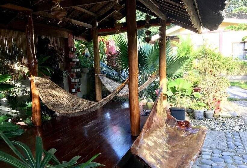 پانسیون Pisces Tourist Inn   Port Barton