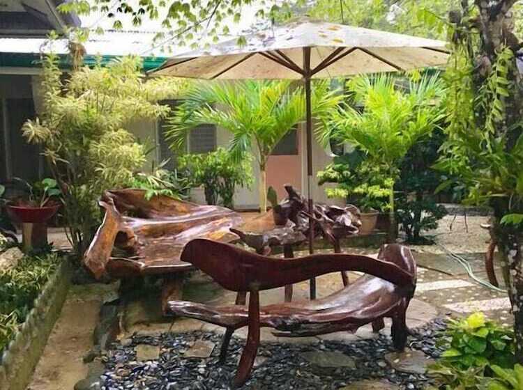 پانسیون Pisces Tourist Inn   Port Barton