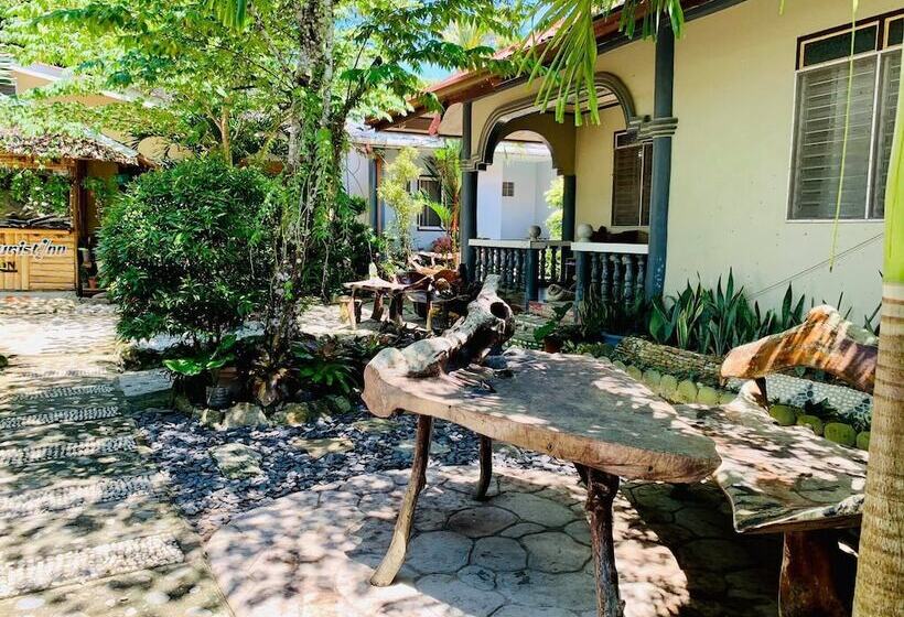 پانسیون Pisces Tourist Inn   Port Barton