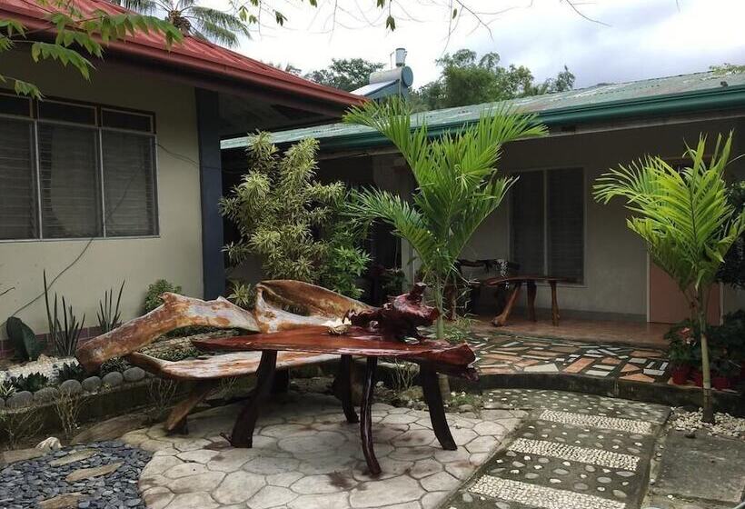 پانسیون Pisces Tourist Inn   Port Barton