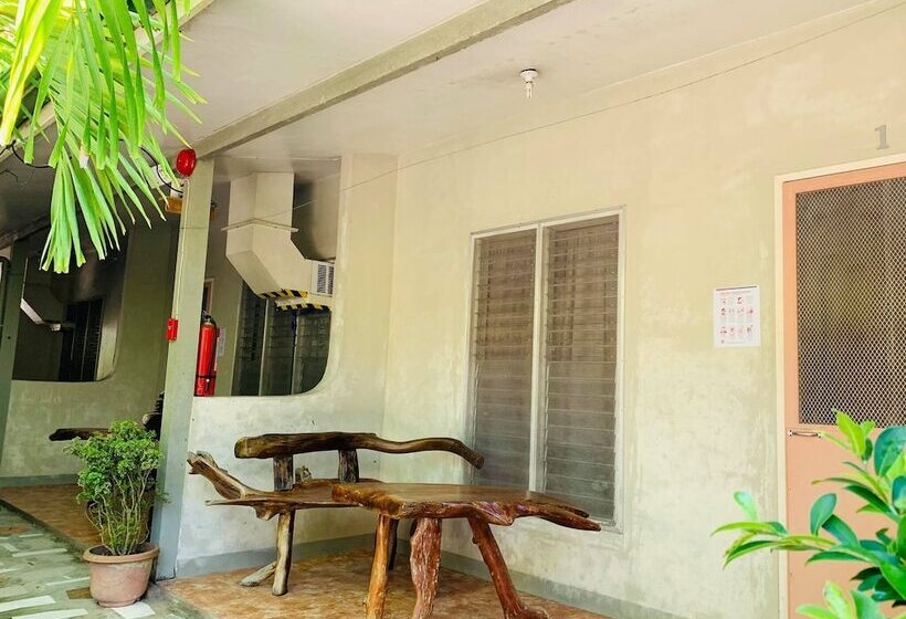 پانسیون Pisces Tourist Inn   Port Barton