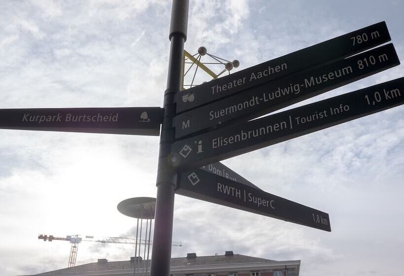 Relax Aachener Boardinghouse Main Train Station