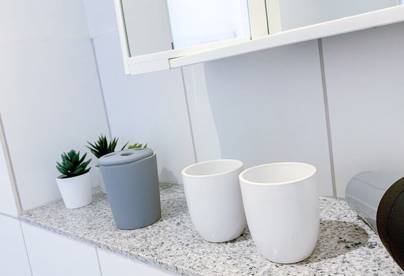 Relax Aachener Boardinghouse Main Train Station