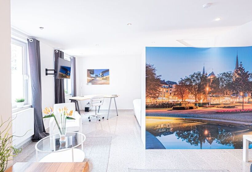 Relax Aachener Boardinghouse Main Train Station