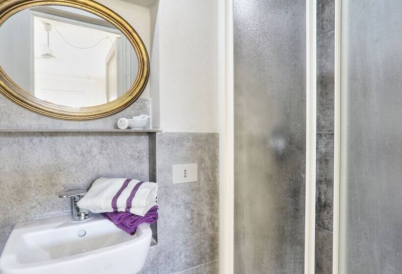 Spacious Cottage In Palaia With Private Pool