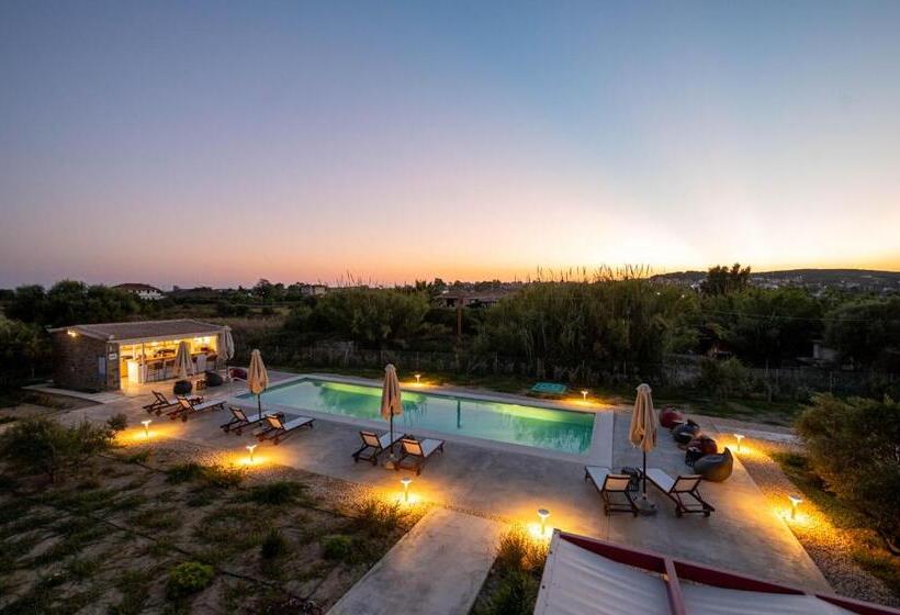 Abeloessa Methonian Hospitality