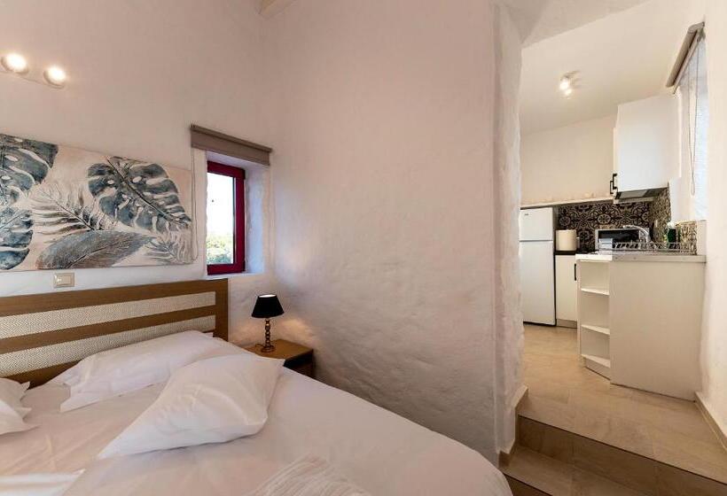 Abeloessa Methonian Hospitality