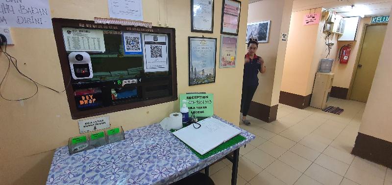 Aj Hotel By Oyo Rooms