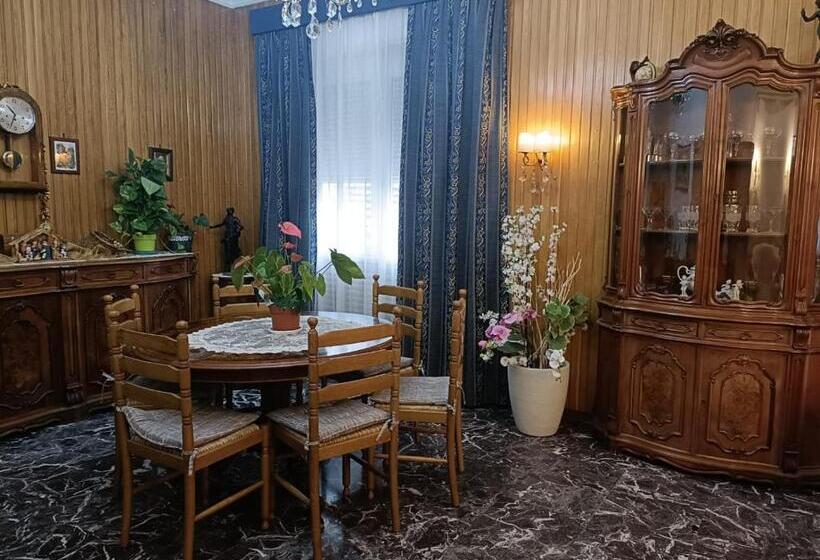 ベッドアンドブレックファースト Domus Cesena