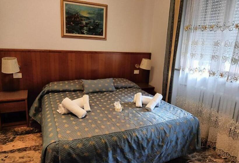 ベッドアンドブレックファースト Domus Cesena