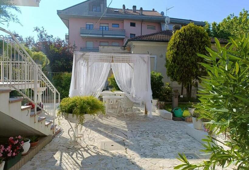 ベッドアンドブレックファースト Domus Cesena