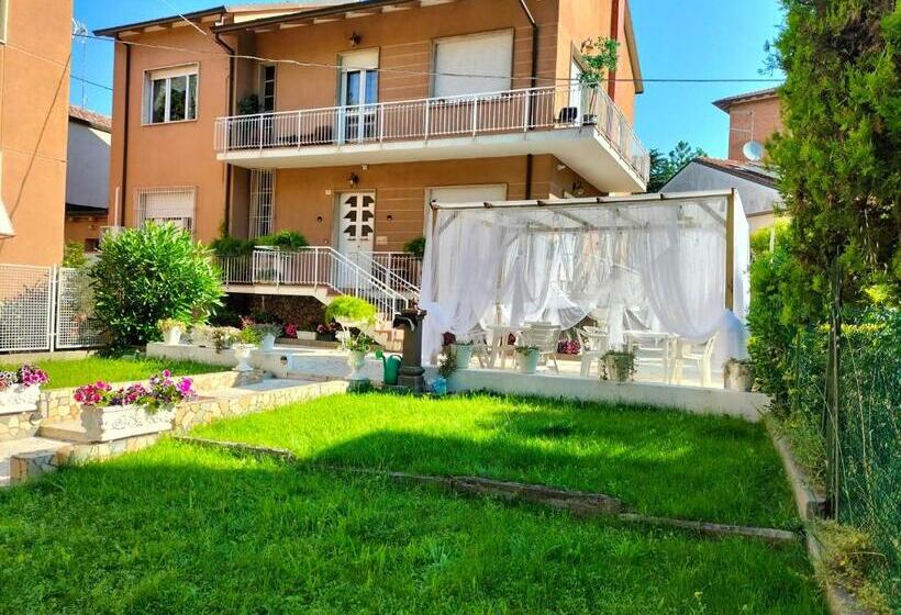 ベッドアンドブレックファースト Domus Cesena