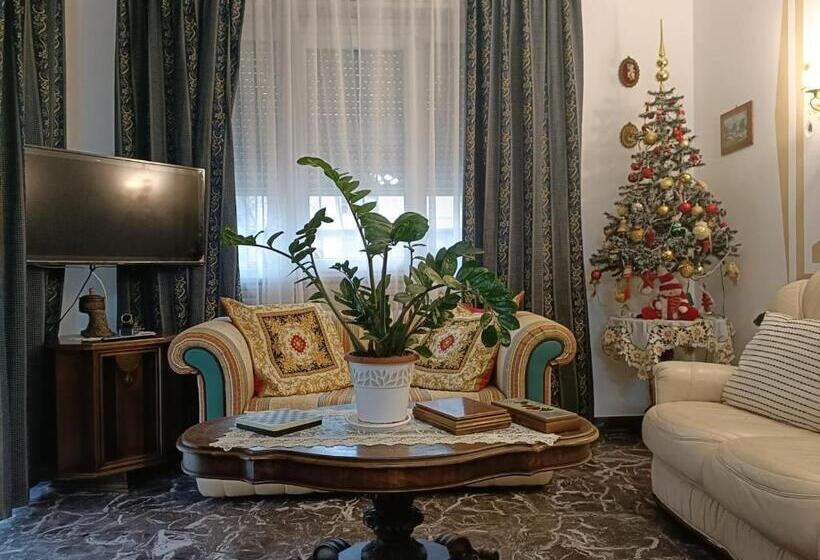 ベッドアンドブレックファースト Domus Cesena