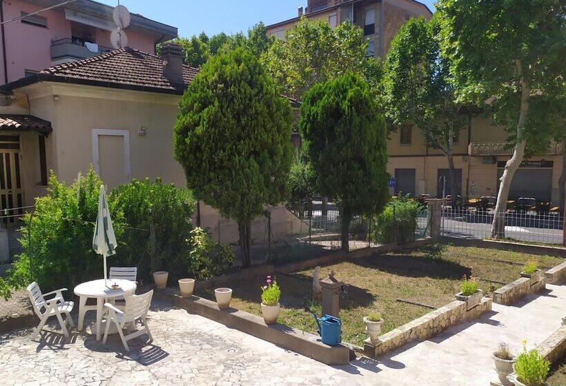 ベッドアンドブレックファースト Domus Cesena