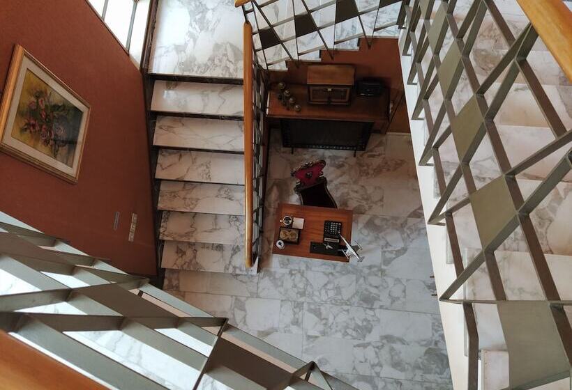 ベッドアンドブレックファースト Domus Cesena