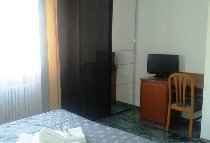 ベッドアンドブレックファースト Domus Cesena