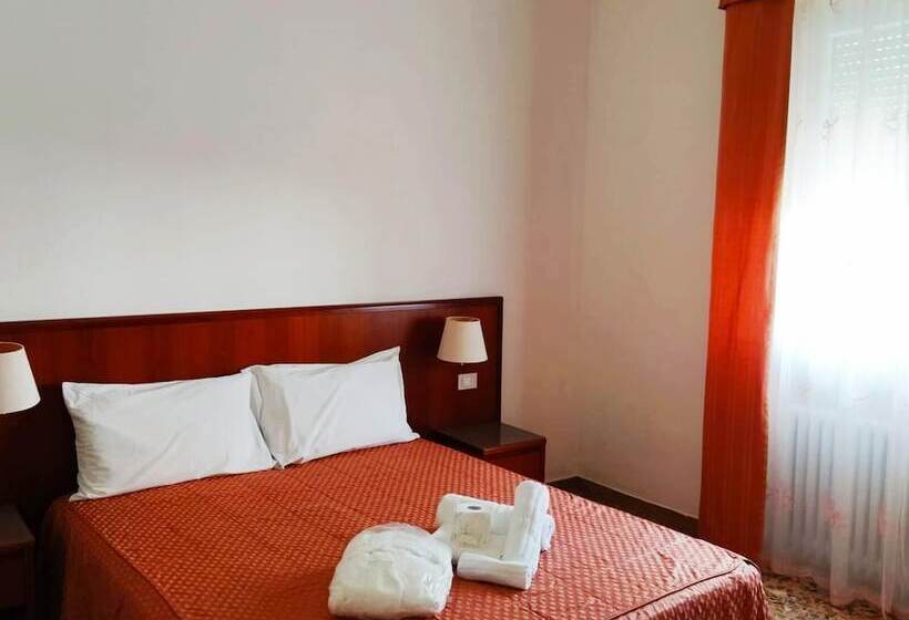 ベッドアンドブレックファースト Domus Cesena