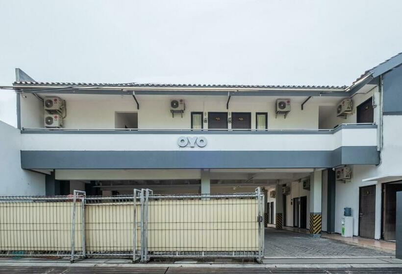 酒店 Anyelir Residence By Oyo Rooms