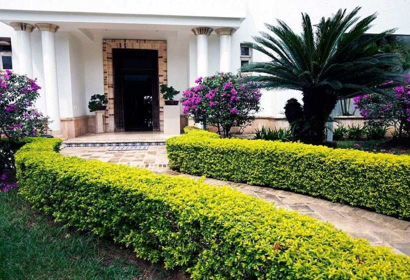 هتل Boutique Villa Casuarinas