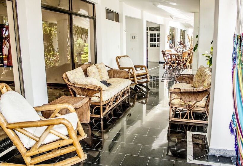 Отель Boutique Villa Casuarinas