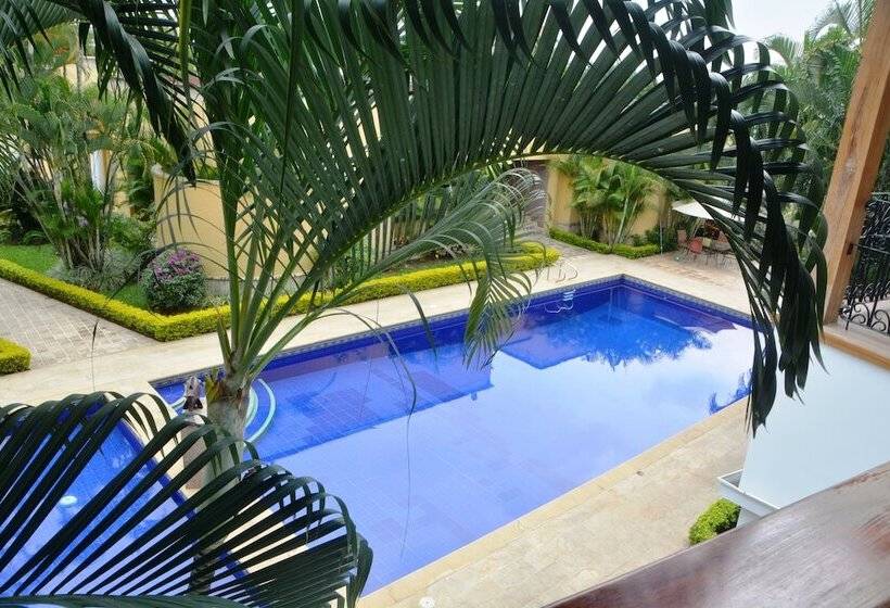 Отель Boutique Villa Casuarinas