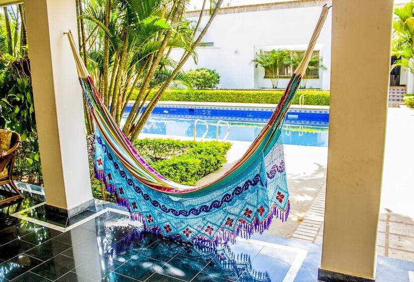 Отель Boutique Villa Casuarinas