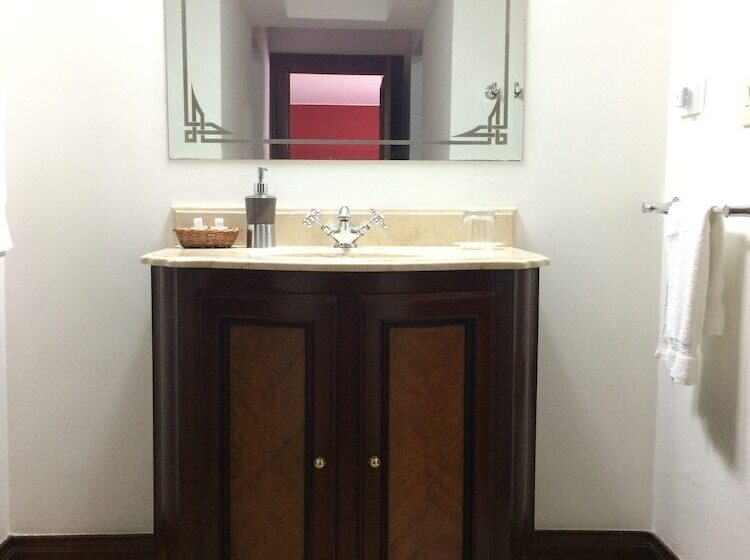 Отель Boutique Villa Casuarinas