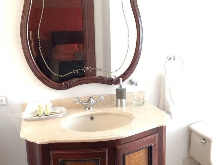 Отель Boutique Villa Casuarinas