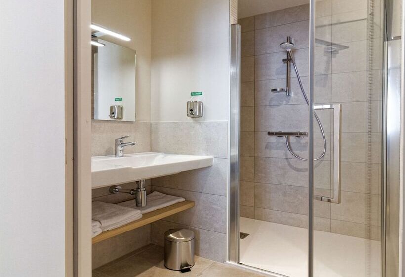 Отель Five Resort Cholet Centre