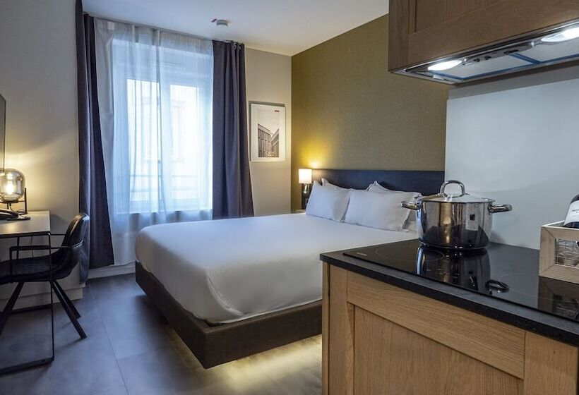 Отель Five Resort Cholet Centre