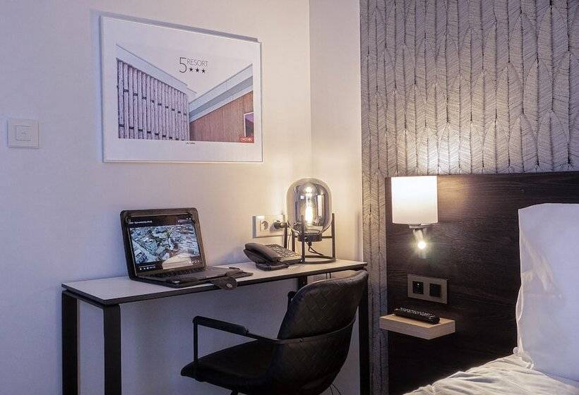 Отель Five Resort Cholet Centre