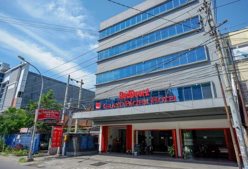 Reddoorz Plus @ Grand Pacifik Hotel Makassar