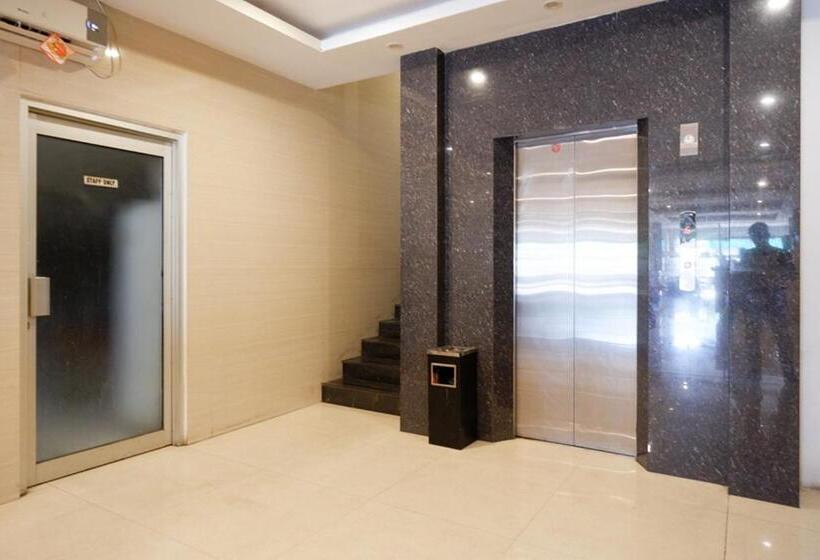 Reddoorz Plus @ Grand Pacifik Hotel Makassar
